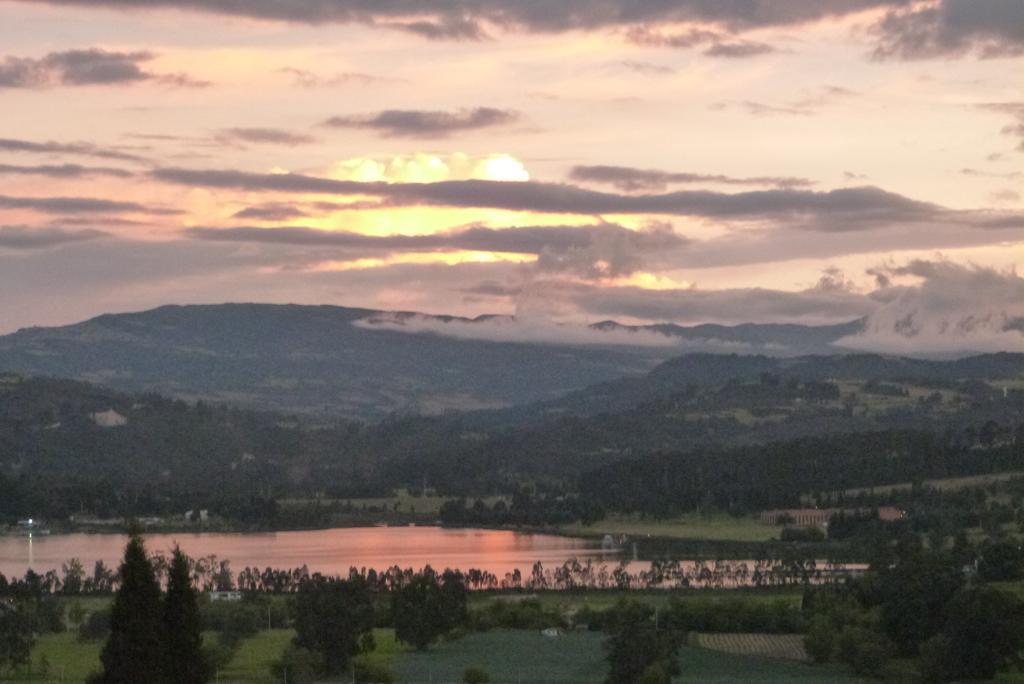 Miravalle Suites Paipa Eksteriør billede